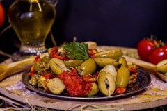 AKDENİZ KALAMATA ZEYTİN